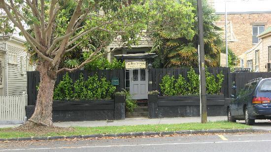 The Red Monkey Travellers' Lodge