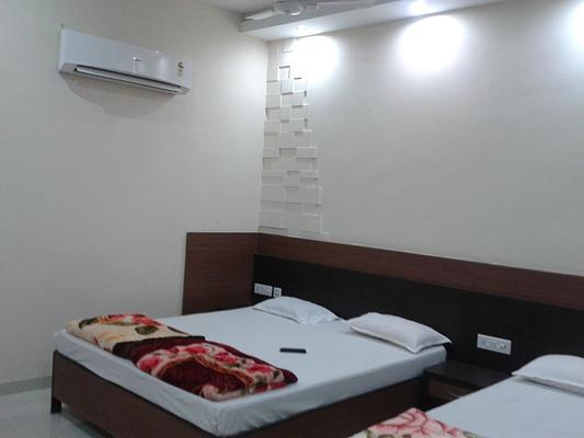 Hotel Neelam