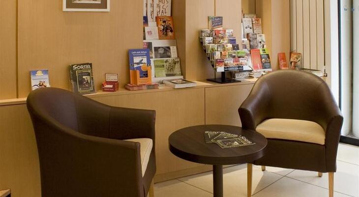 Hotel Ours Blanc Place Victor Hugo