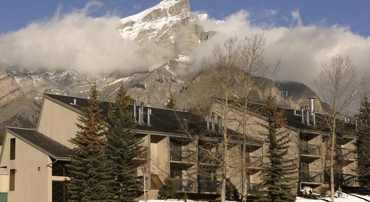 Tunnel Mountain Resort