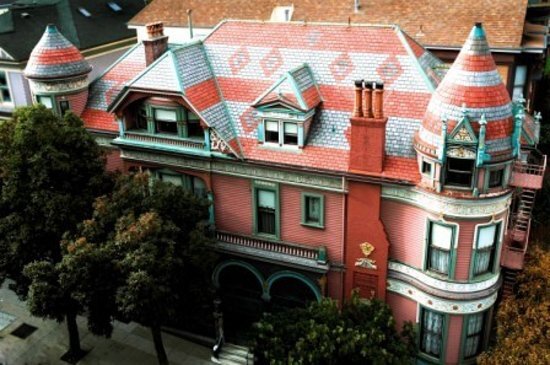 Chateau Tivoli Bed & Breakfast