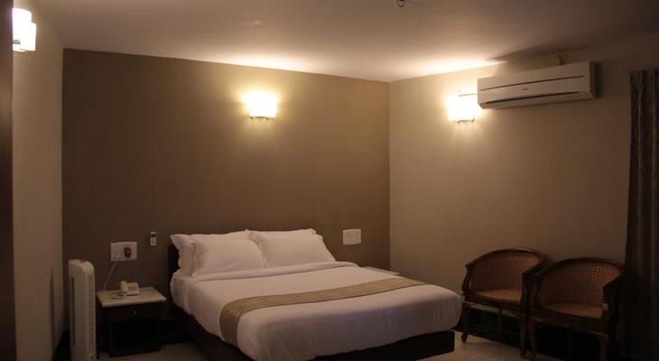 Hanu Reddy Residences Poes Garden