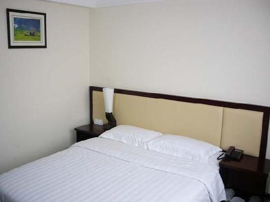 Broadway Hotel