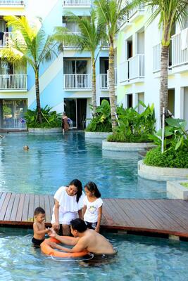 Bliss Surfer Hotel