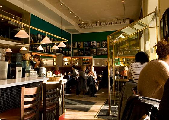 Rival Bar, Bistro & Taverna