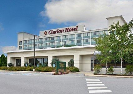 Clarion Hotel Airport