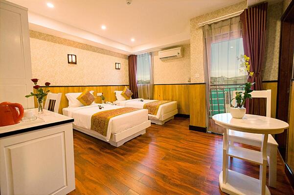 Golden Rain 2 Hotel