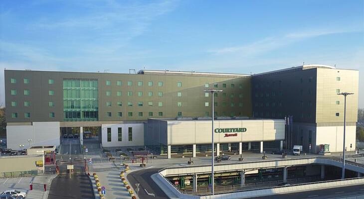 Courtyard Warsaw Airport