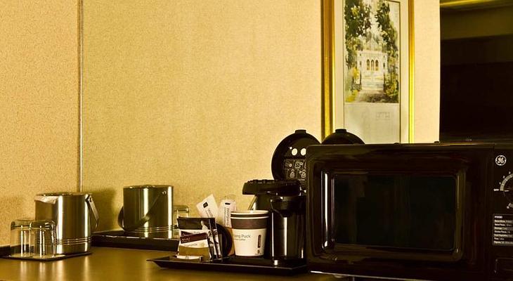 DoubleTree Suites by Hilton Hotel Nashville Airport