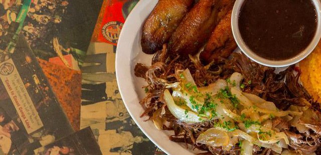 El Meson De Pepe's Restaurant & Bar