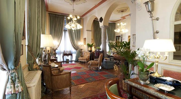 Hotel Petit Palais