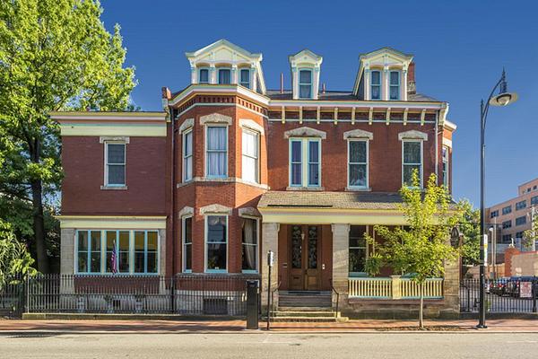 The Parador Inn of Pittsburgh