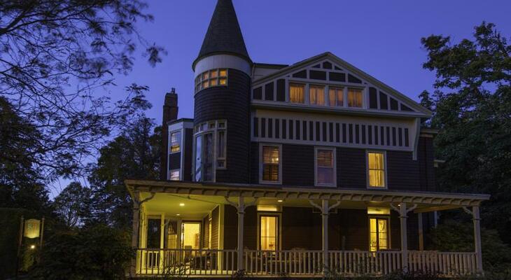Ivy Lodge