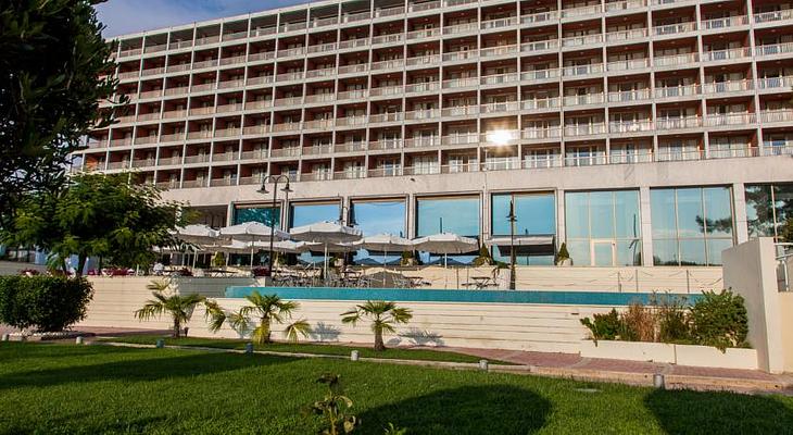 Makedonia Palace