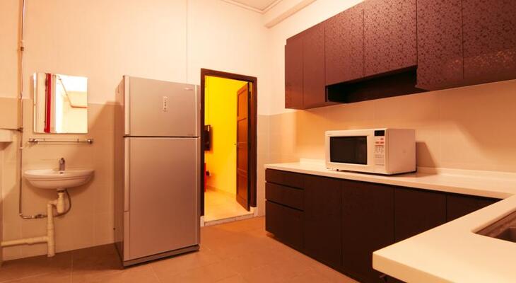 GUSTI Bed & Breakfast Singapore