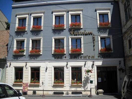 Fullton Hotel
