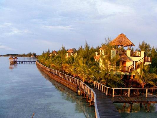 Thatch Caye, A Muy'Ono Resort