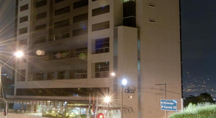 Diez Hotel Categoria Colombia