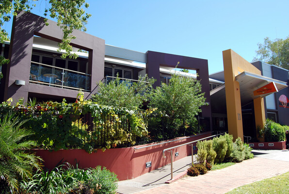 Stay At Alice Springs Hotel