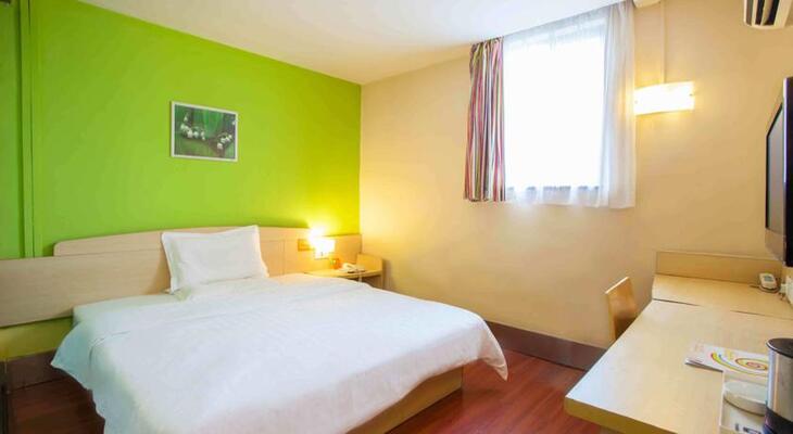 7 Days Inn (Nanchang Bayi Square)