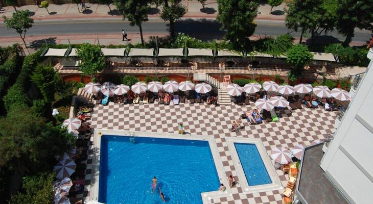 Grand Okan Hotel