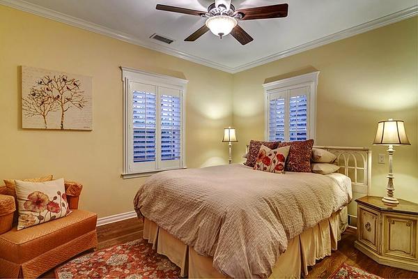 Hillcrest House Bed & Breakfast