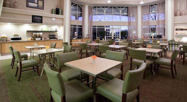 La Quinta Inn & Suites by Wyndham Denver Airport Dia