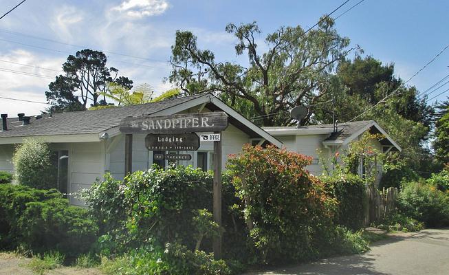 Sandpiper Lodging at the Beach