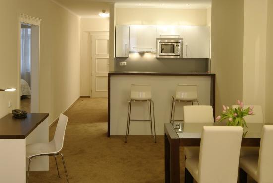 Hotel Embassy