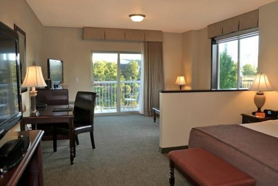 Oxford Suites Spokane