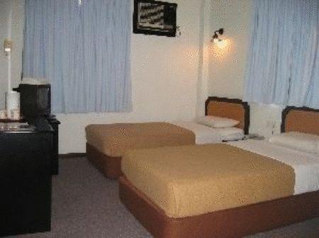 Hotel Holiday