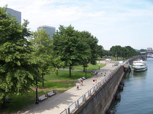 Tom McCall Waterfront Park