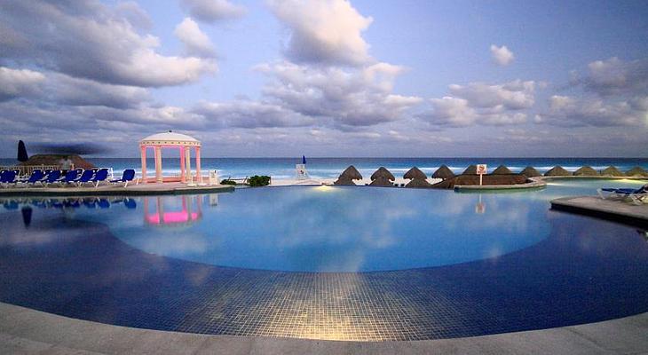 Golden Parnassus All Inclusive Resort & Spa Cancun