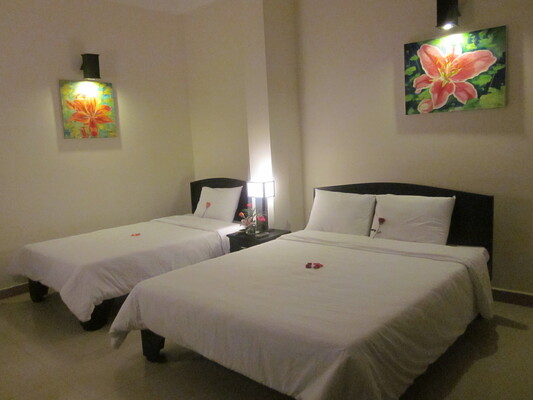Jade Hotel