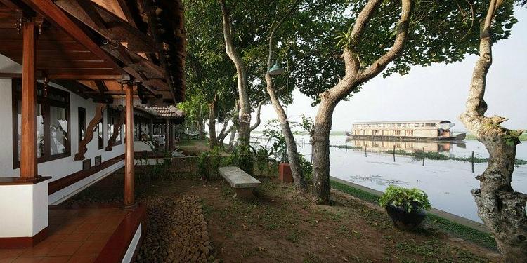 Coconut Lagoon, CGH Earth