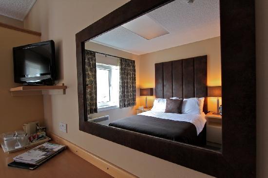 OYO Brentwood Hotel