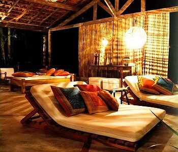 Bromelias Inn