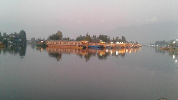 Dunhill Houseboat