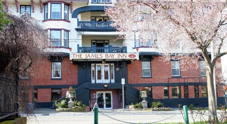 James Bay Inn Hotel, Suites & Cottage