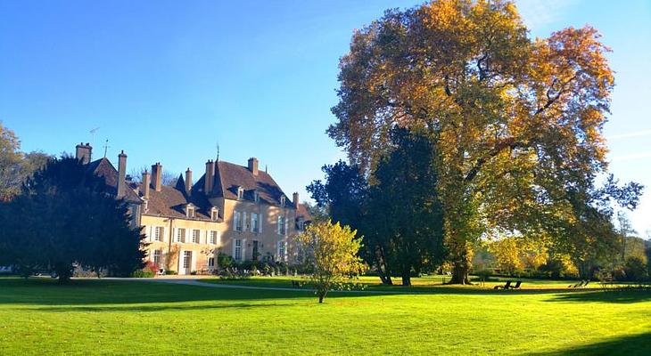 Chateau De Vault De Lugny