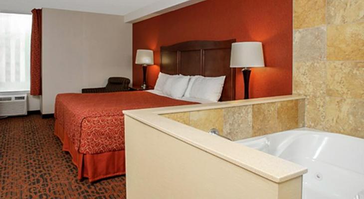 Ramada by Wyndham Niagara Falls/Fallsview