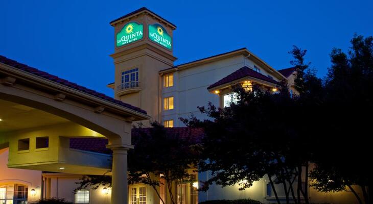 La Quinta Inn & Suites By Wyndham Greensboro NC
