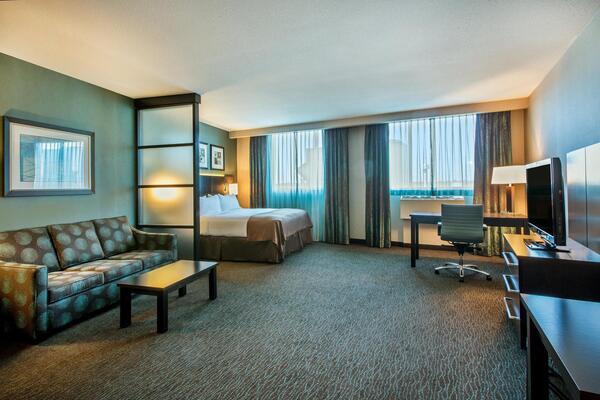Holiday Inn Saskatoon Downtown, an IHG Hotel