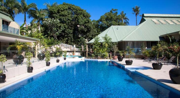 Gateway Hotel & Apartments