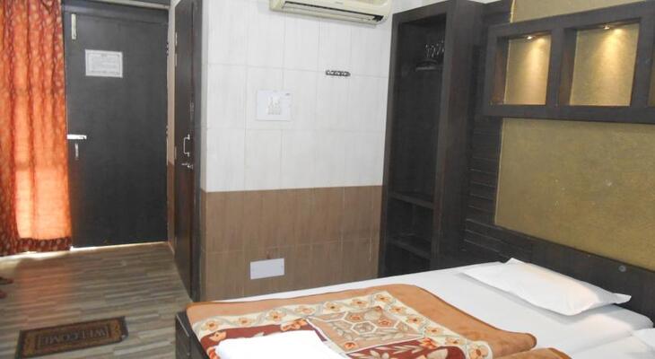 Hotel Sheela, 100m from Taj Mahal