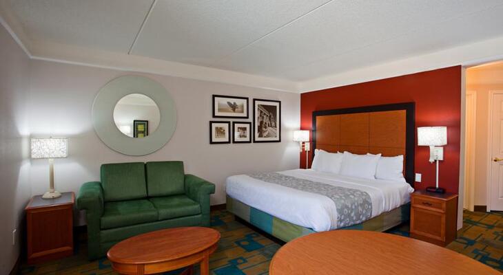 La Quinta Inn & Suites By Wyndham Greensboro NC