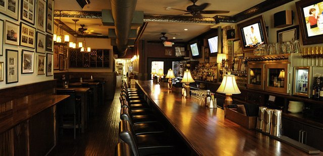 Lola's Barracks Bar & Grill
