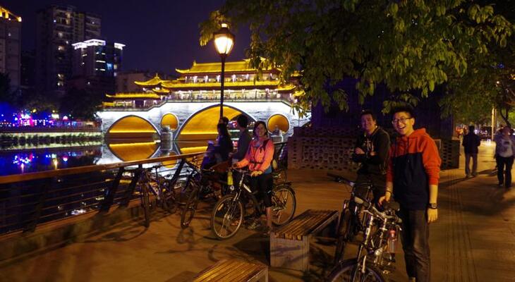 Chengdu Free Guys Youth Hostel