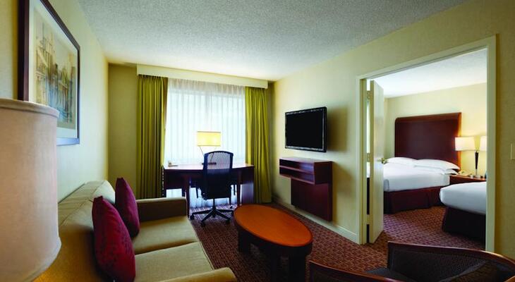 Hilton Chicago/Magnificent Mile Suites