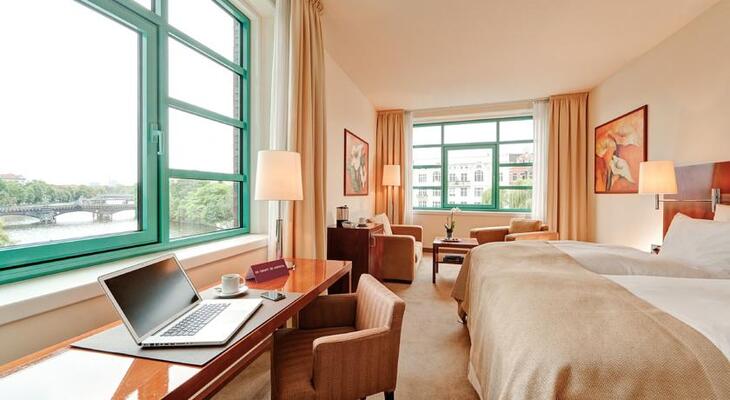 AMERON Berlin ABION Spreebogen Waterside